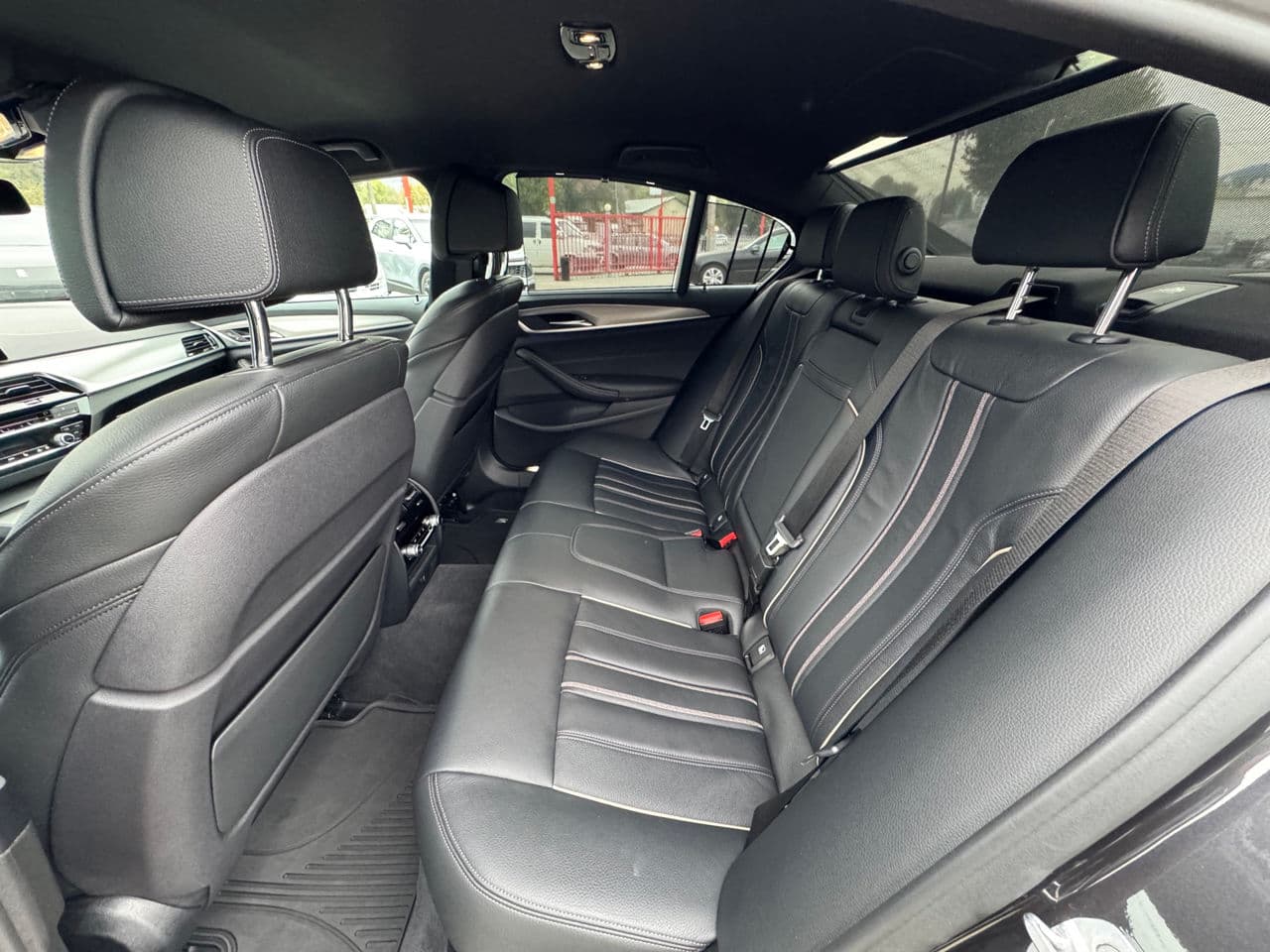 2018 BMW 530e — Miniatură 29