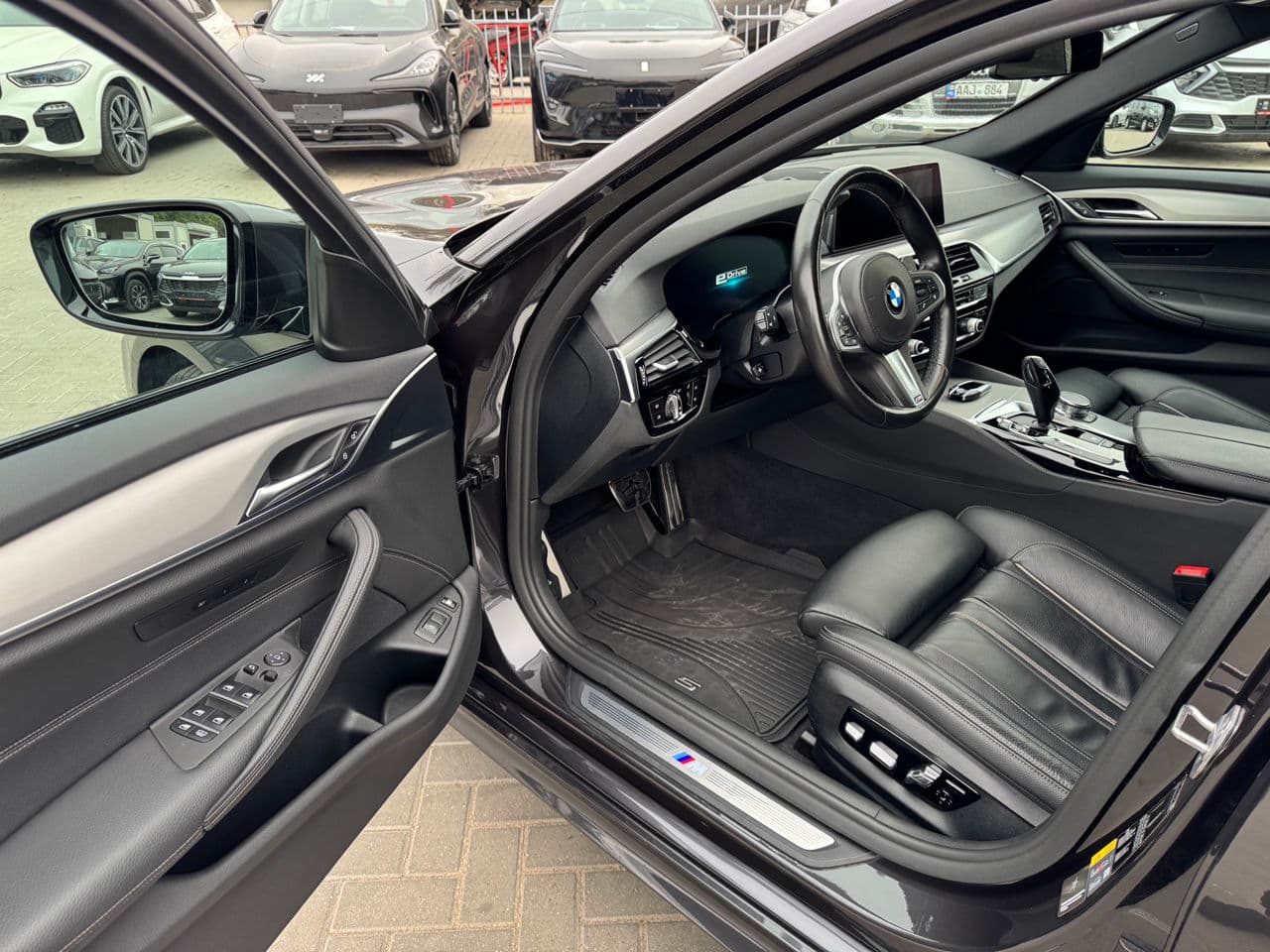 2018 BMW 530e — Miniatură 9