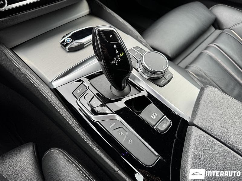 2018 BMW 530e — Miniatură 19
