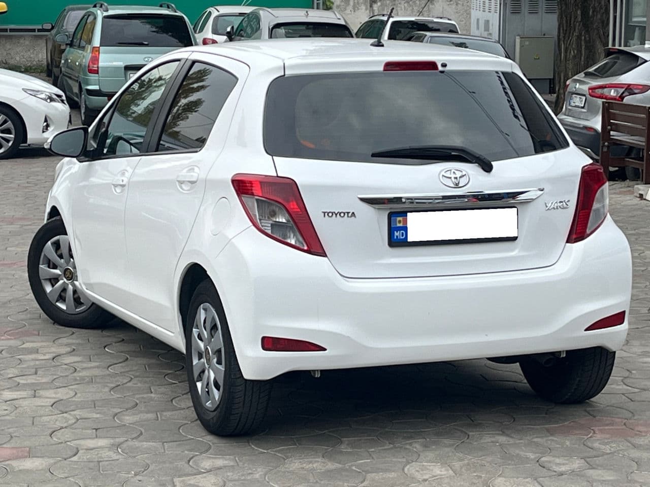 2013 Toyota Yaris — Miniatură 4