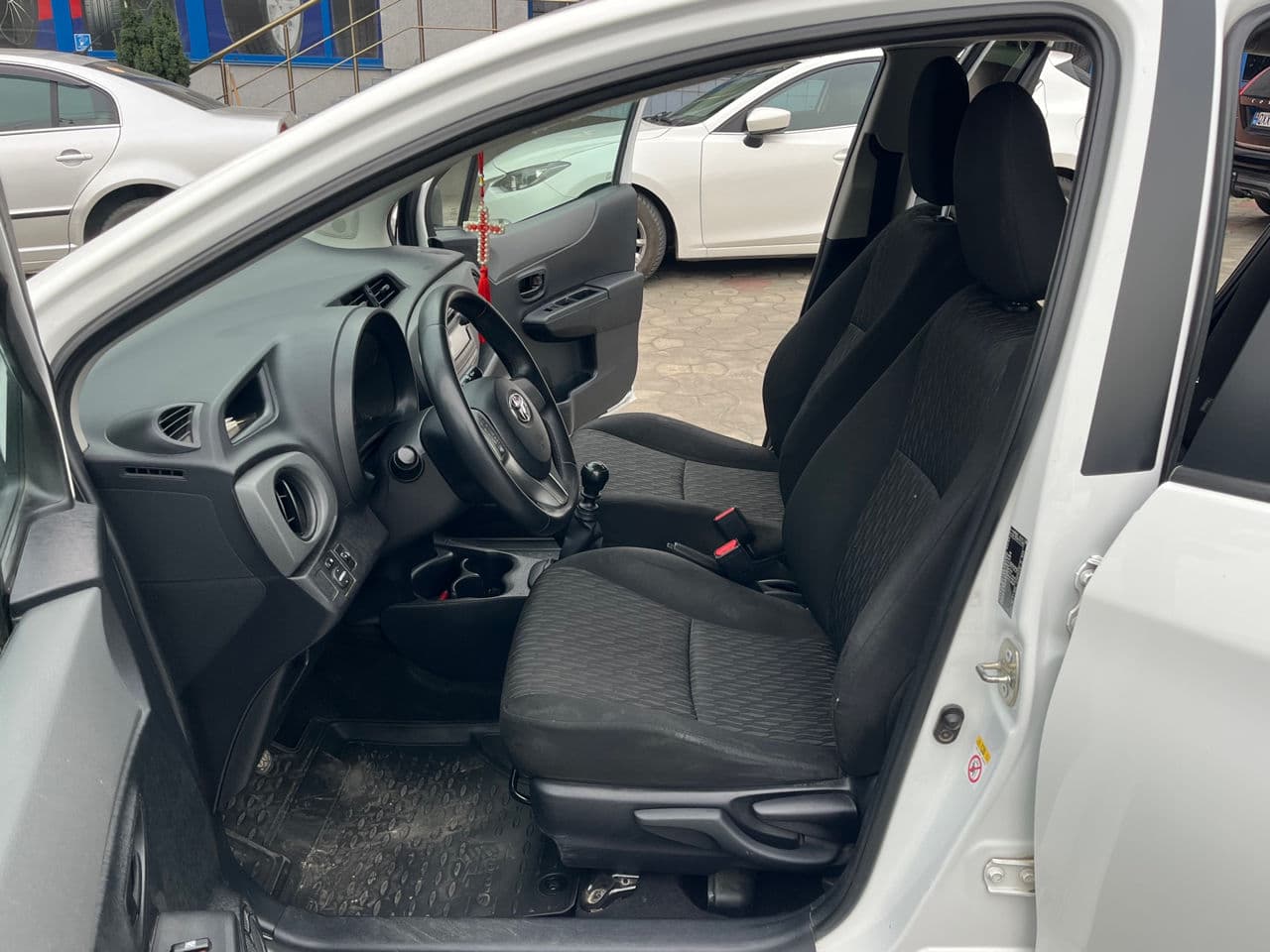 2013 Toyota Yaris — Miniatură 6