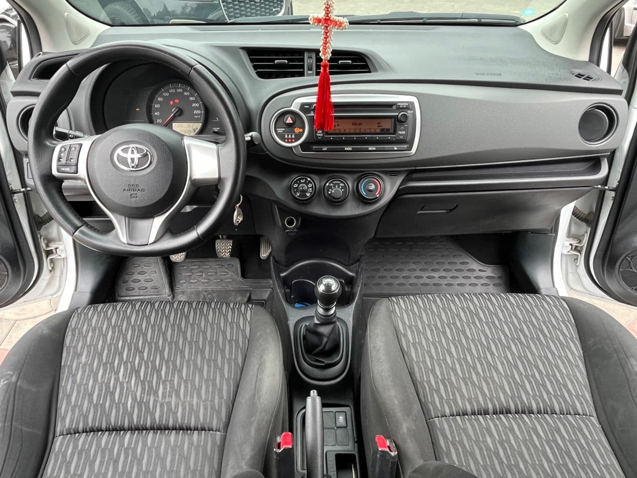 2013 Toyota Yaris — Miniatură 7
