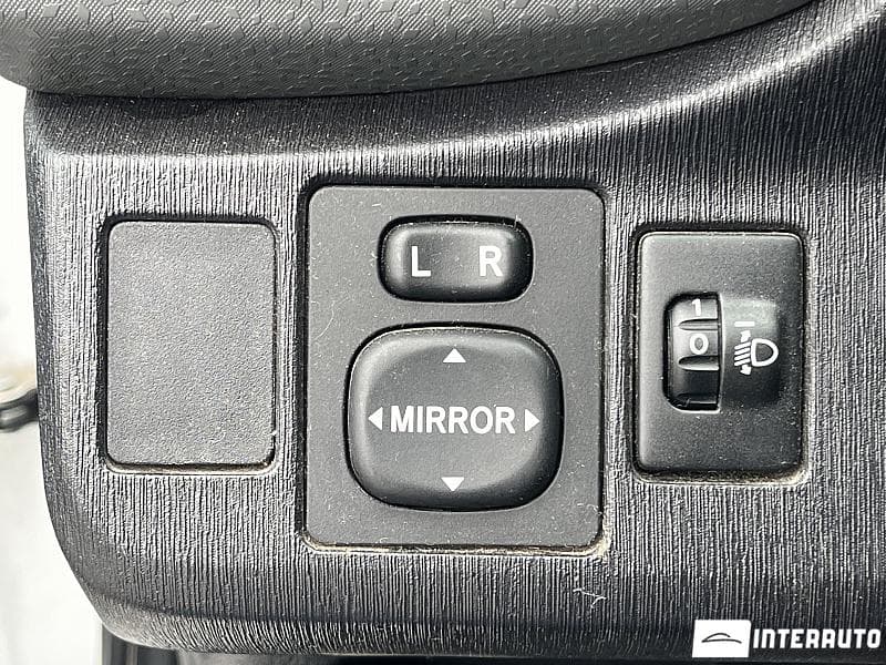 2013 Toyota Yaris — Miniatură 8