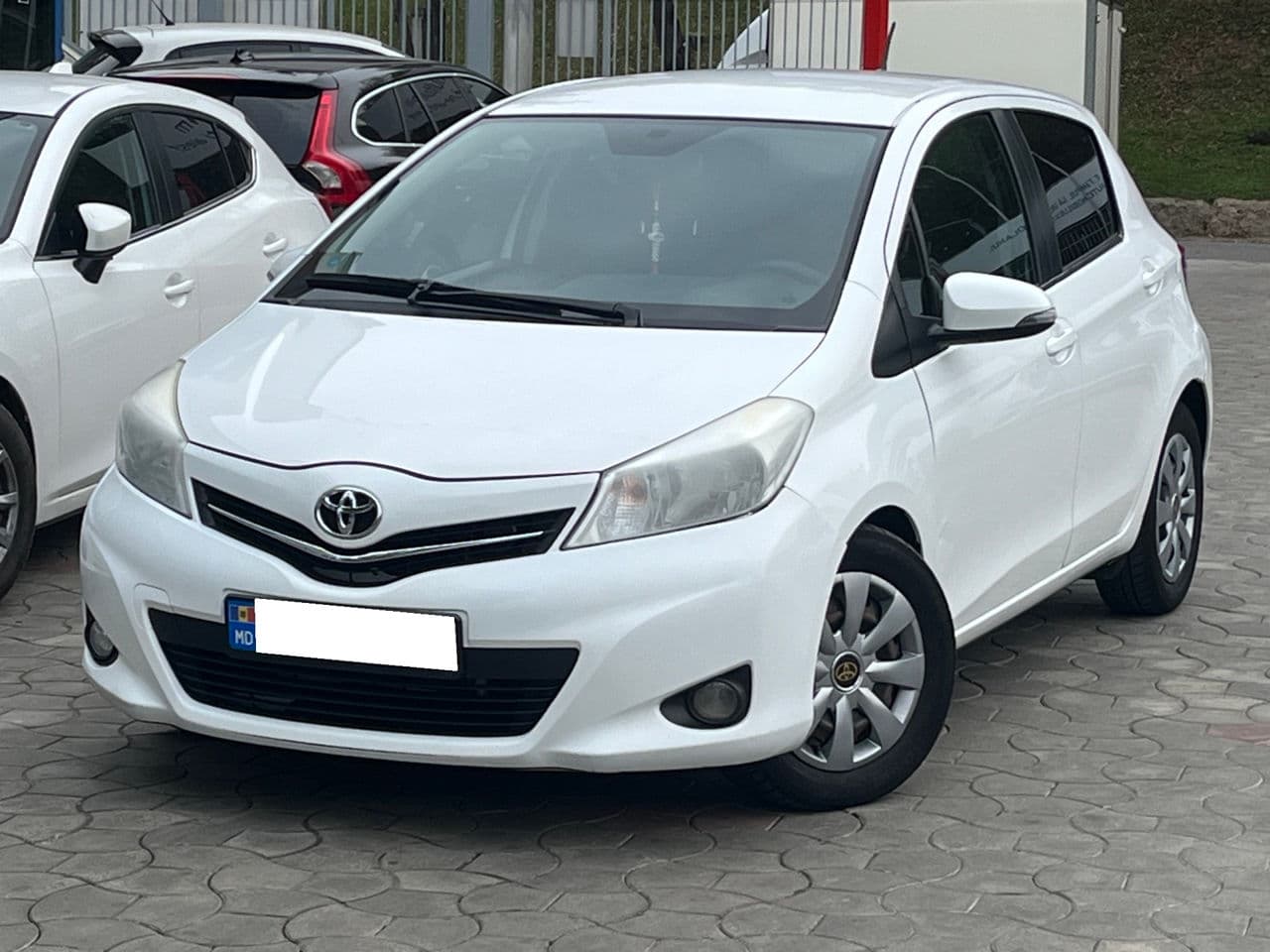 2013 Toyota Yaris — Miniatură 2