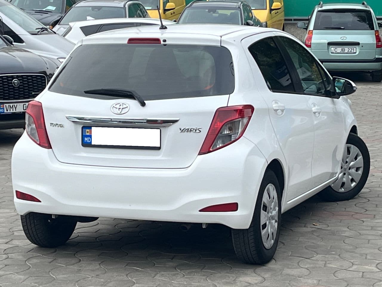 2013 Toyota Yaris — Miniatură 3