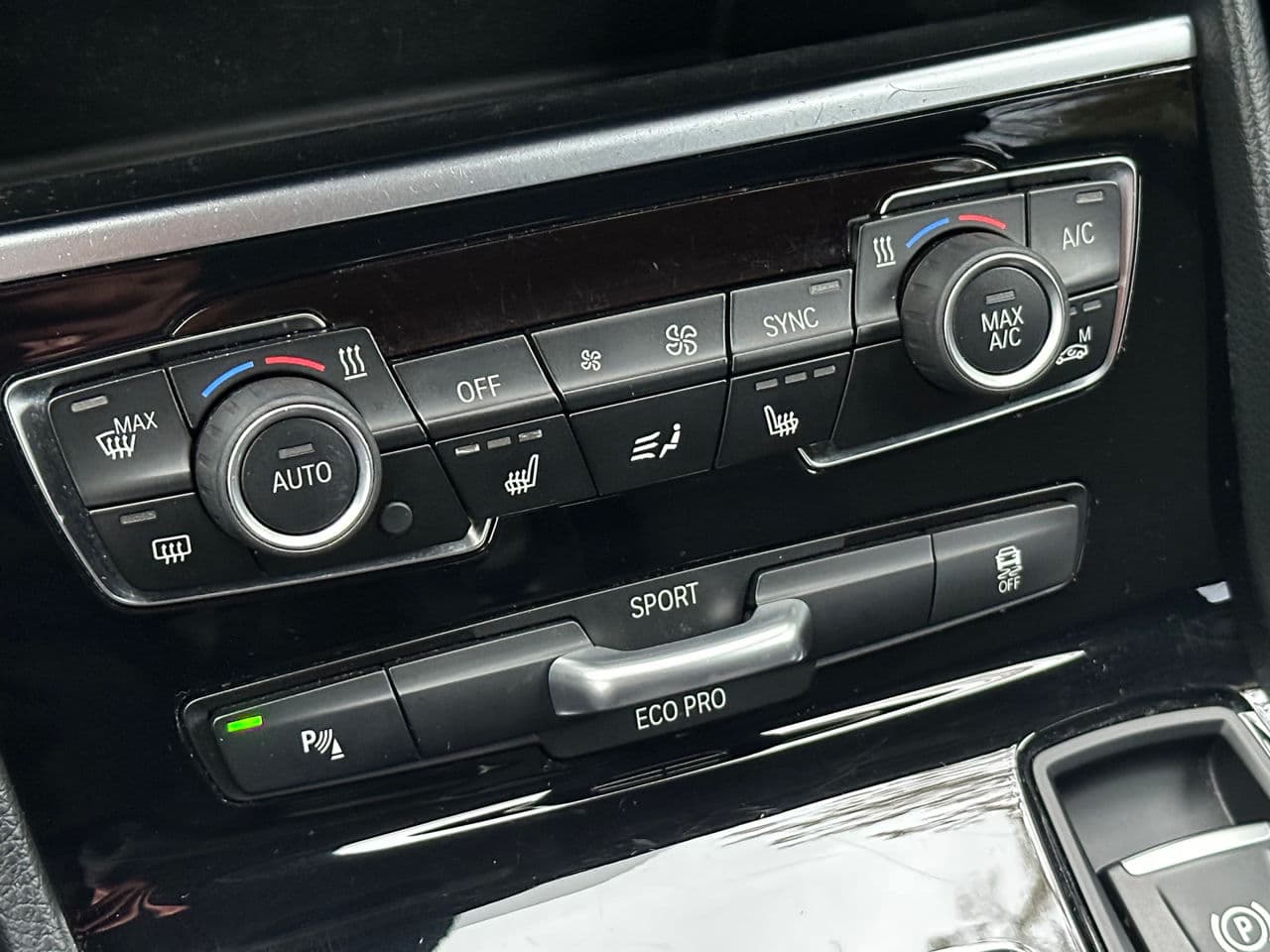 2015 BMW 218d — Miniatură 14