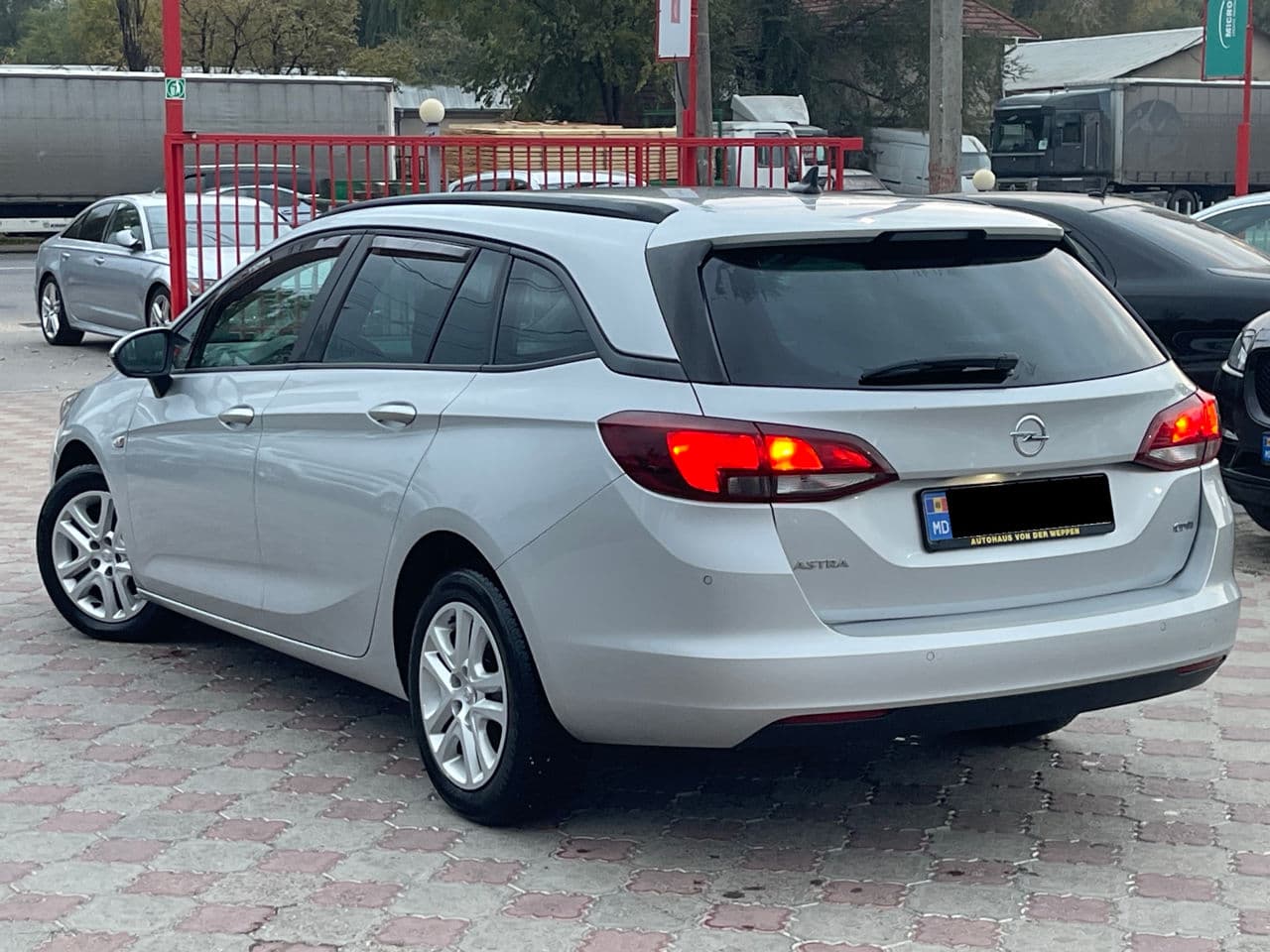 2017 Opel Astra — Miniatură 2