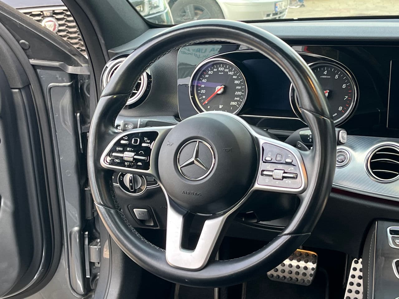 2019 Mercedes E 300e — Miniatură 10