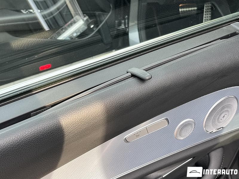 2019 Mercedes E 300e — Miniatură 17