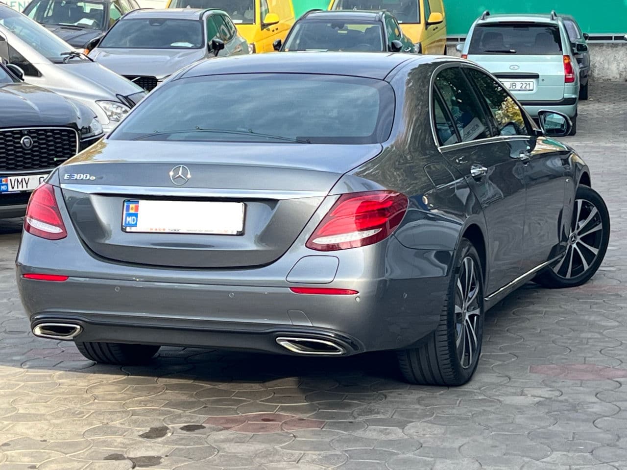 2019 Mercedes E 300e — Miniatură 3