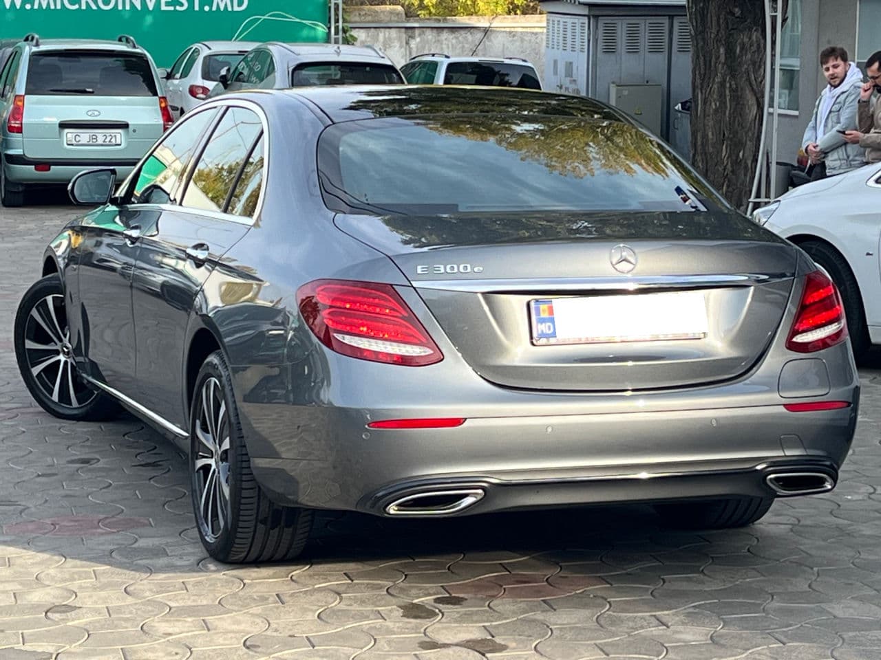 2019 Mercedes E 300e — Miniatură 4
