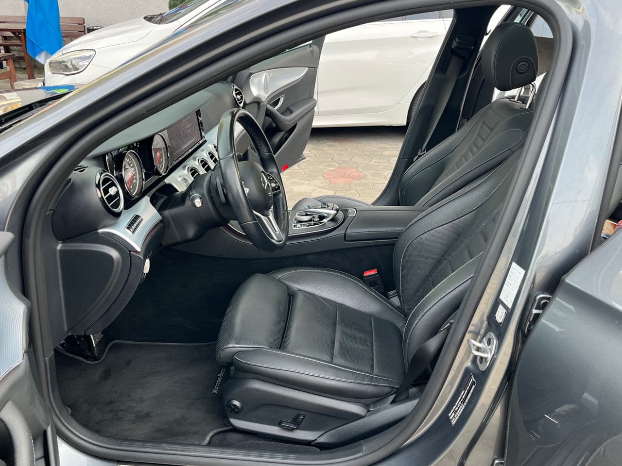 2019 Mercedes E 300e — Miniatură 7