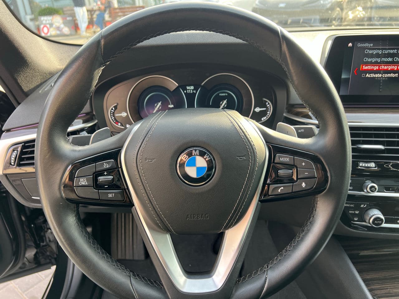 2019 BMW 530e — Miniatură 10