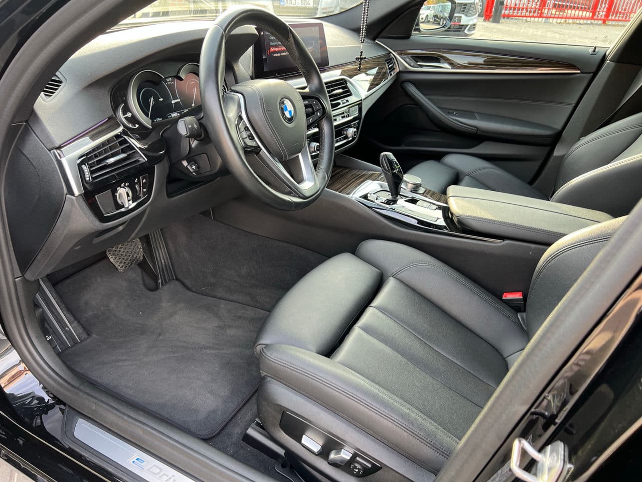 2019 BMW 530e — Miniatură 7