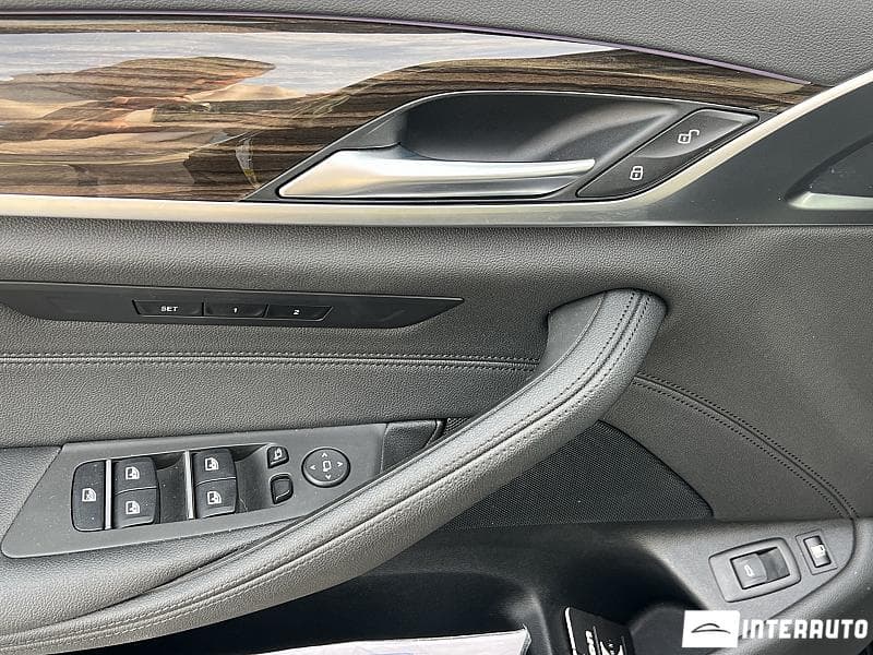 2019 BMW 530e — Miniatură 8