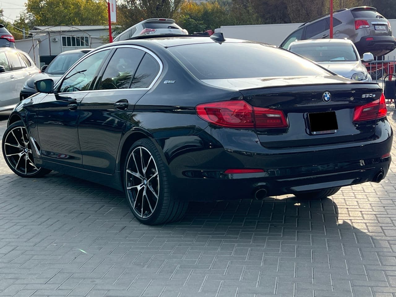 2019 BMW 530e — Miniatură 2
