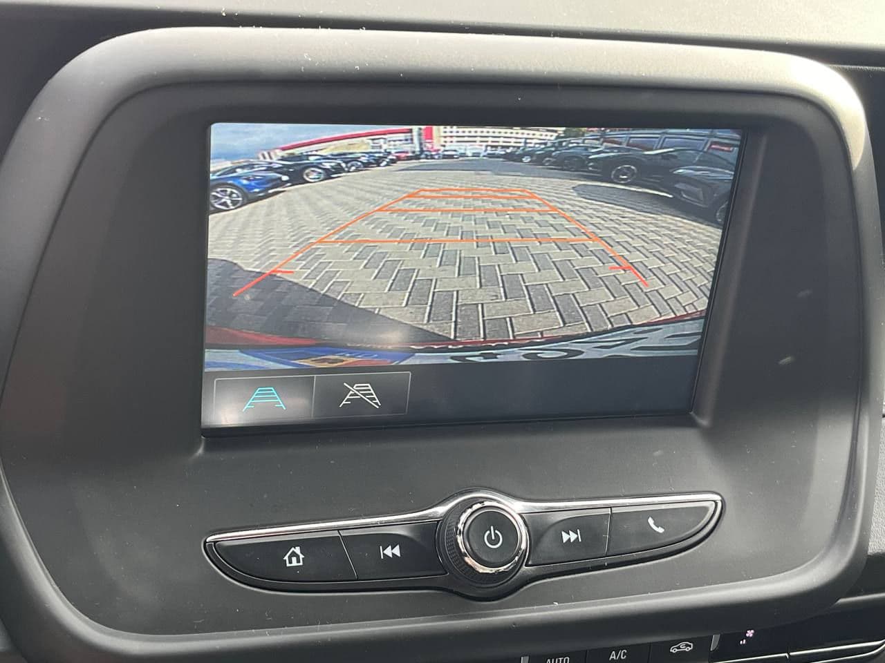 2017 Chevrolet Camaro — Miniatură 11