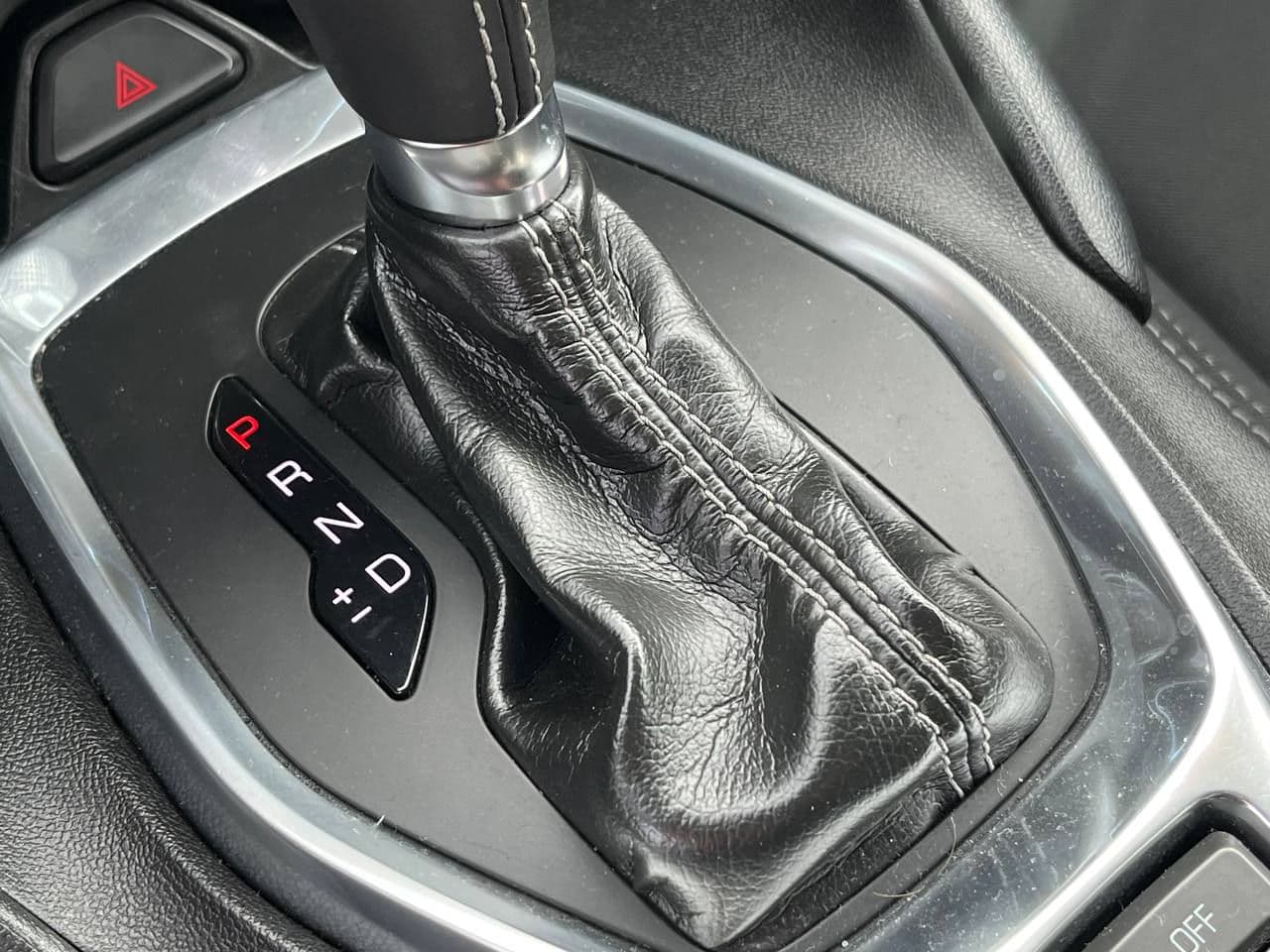 2017 Chevrolet Camaro — Miniatură 13
