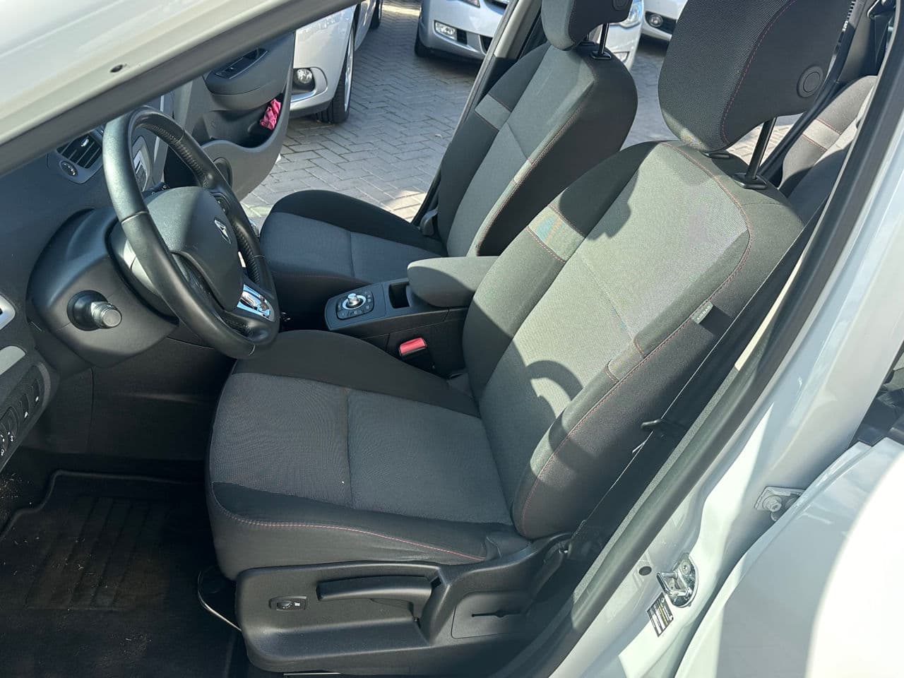 2013 Renault Grand Scenic — Miniatură 6