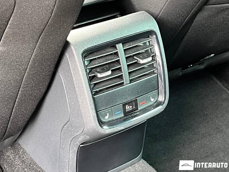 2022 Skoda Octavia RS — Miniatură 19