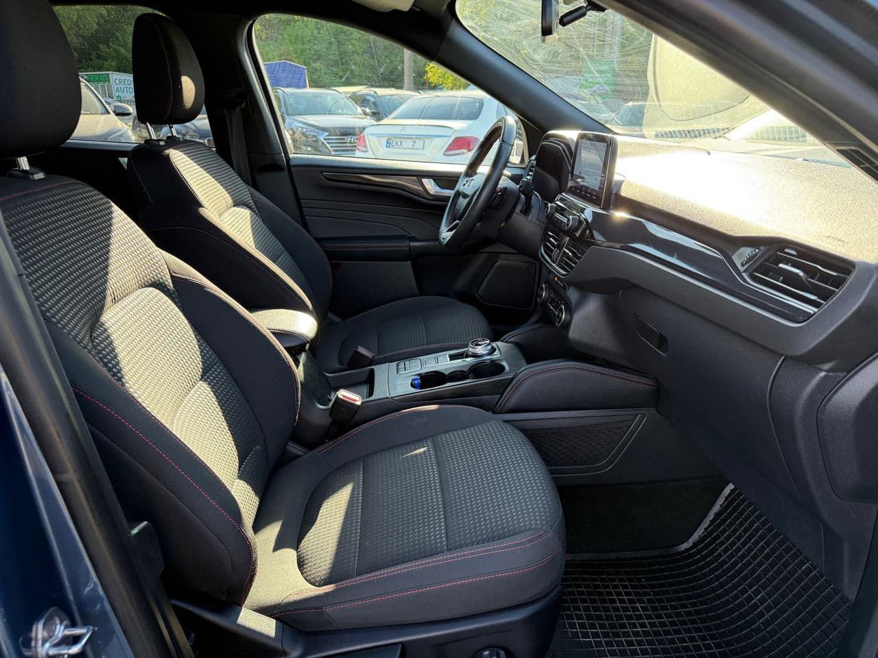 2021 Ford Kuga — Miniatură 17