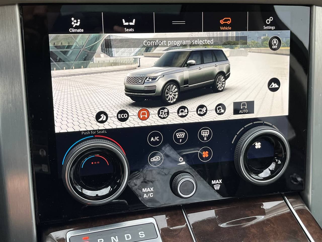 2018 Land Rover Range Rover Vogue — Miniatură 13