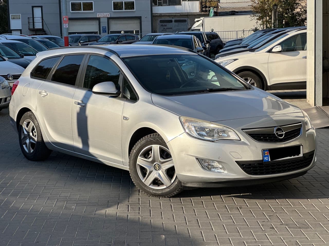 2012 Opel Astra — Miniatură 2