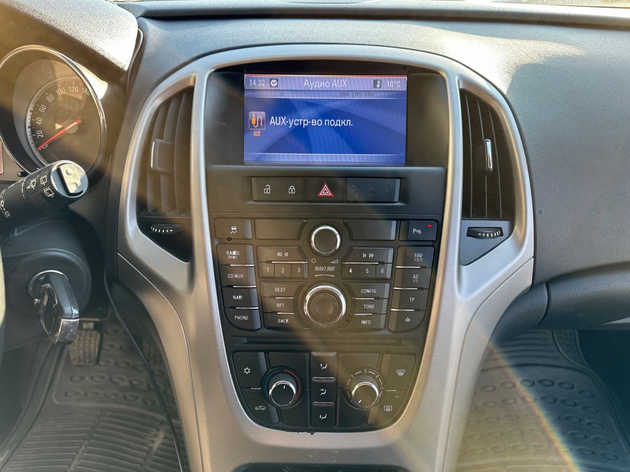 2012 Opel Astra — Miniatură 10