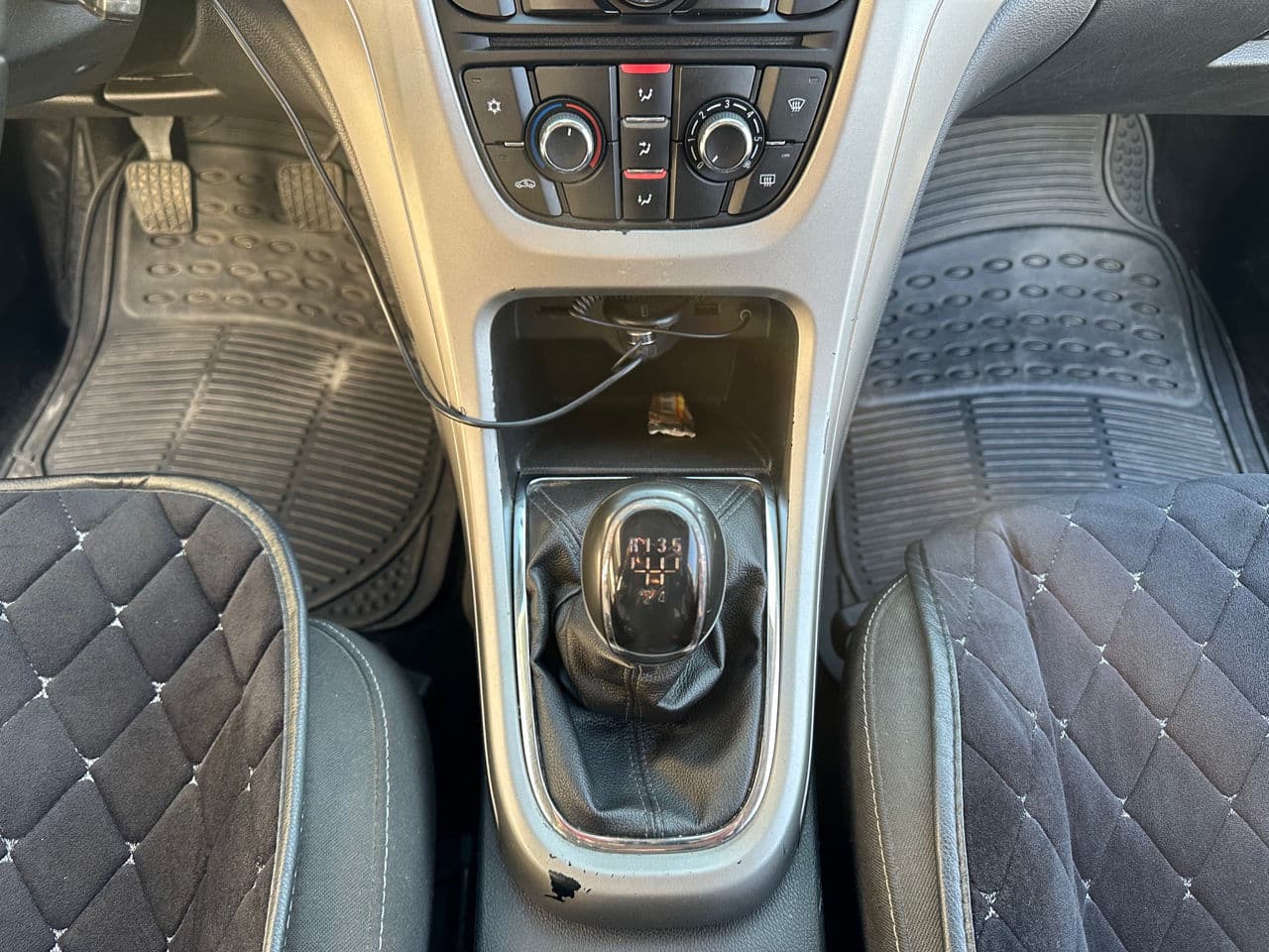2012 Opel Astra — Miniatură 11