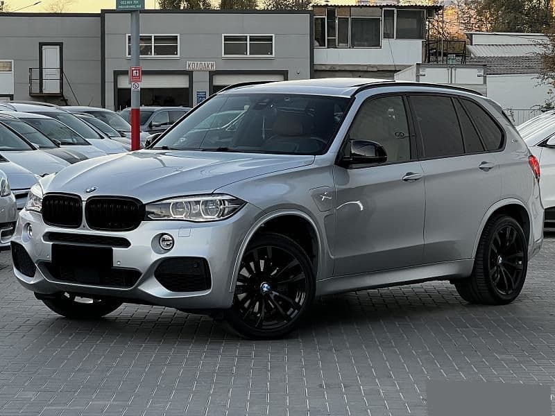 2017 BMW X5 4.0e — Miniatură 4