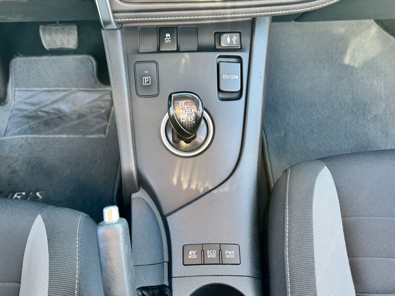 2015 Toyota Auris — Miniatură 12