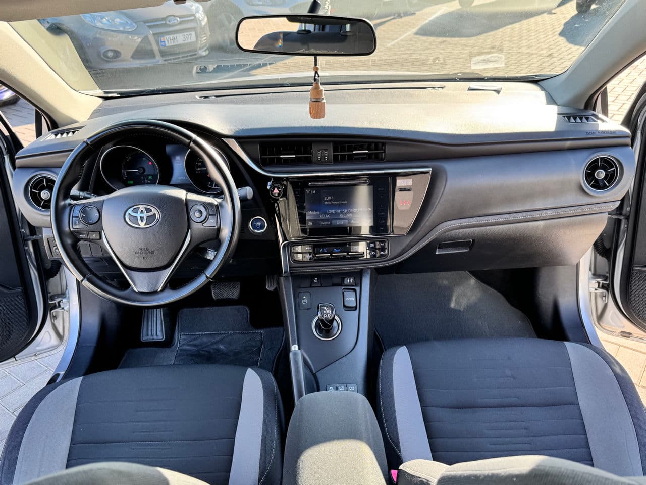 2015 Toyota Auris — Miniatură 6