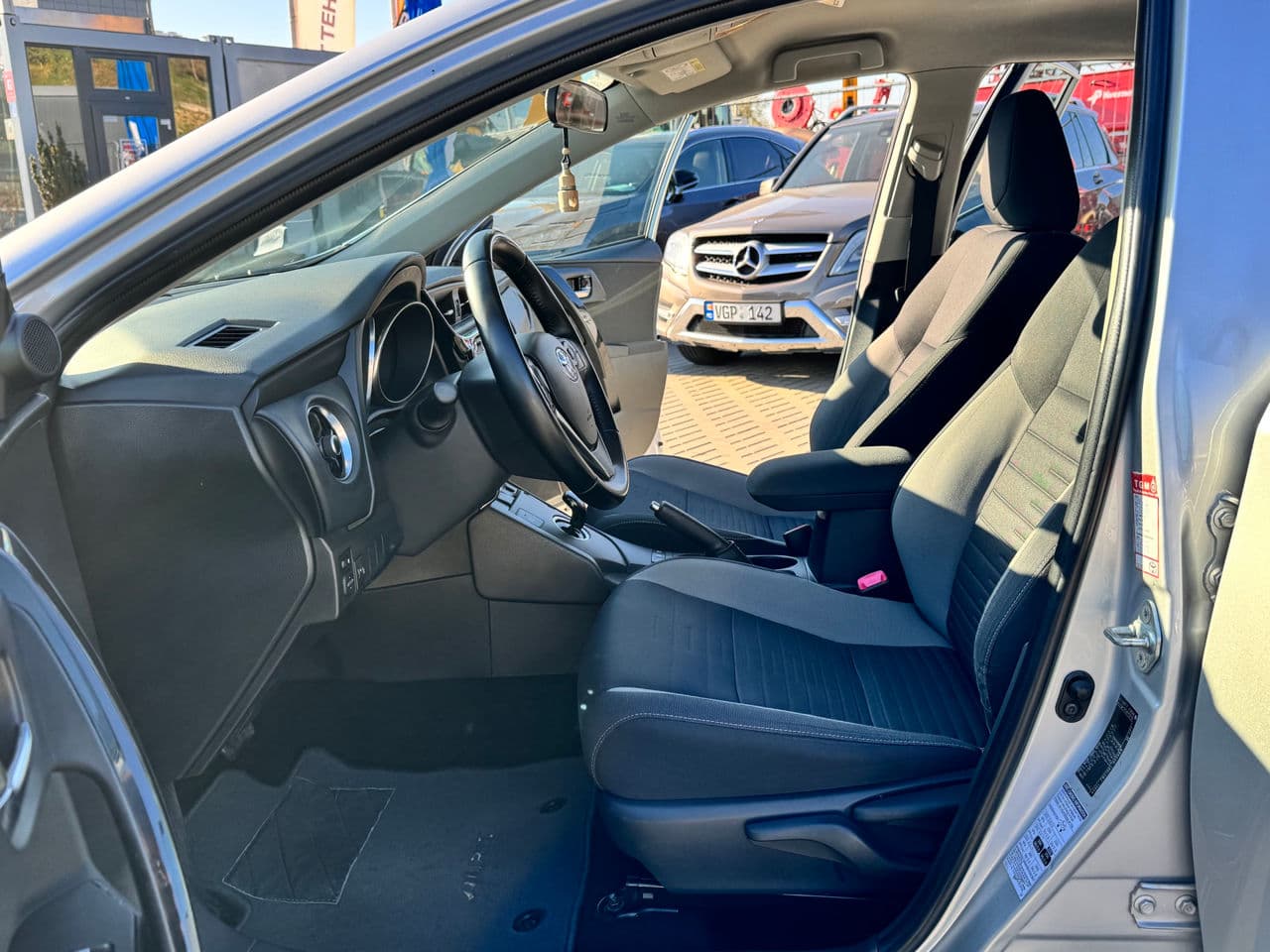 2015 Toyota Auris — Miniatură 5