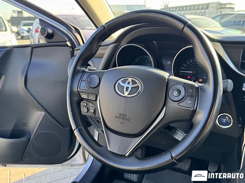 2015 Toyota Auris — Miniatură 7