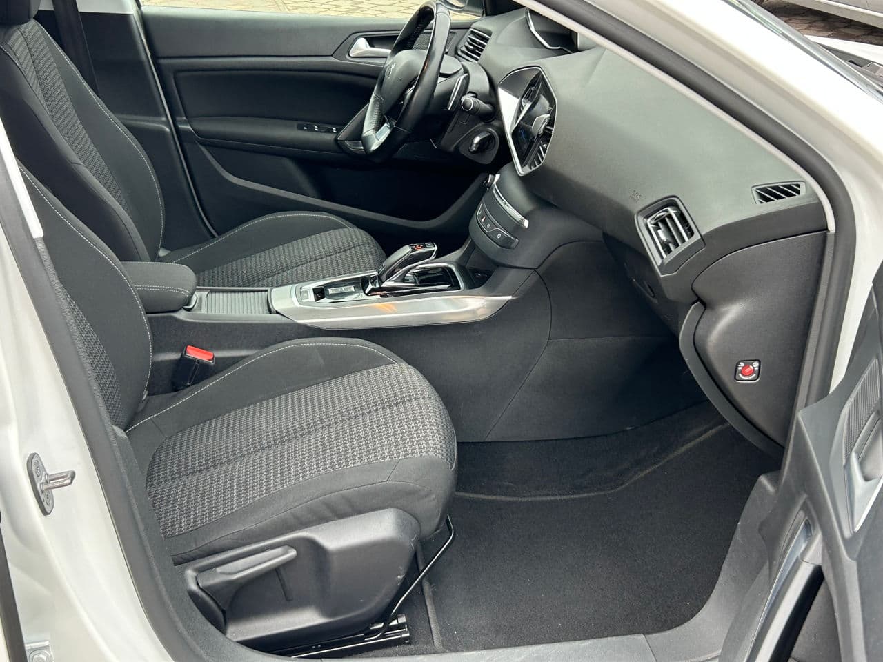 2020 Peugeot 308 — Miniatură 16