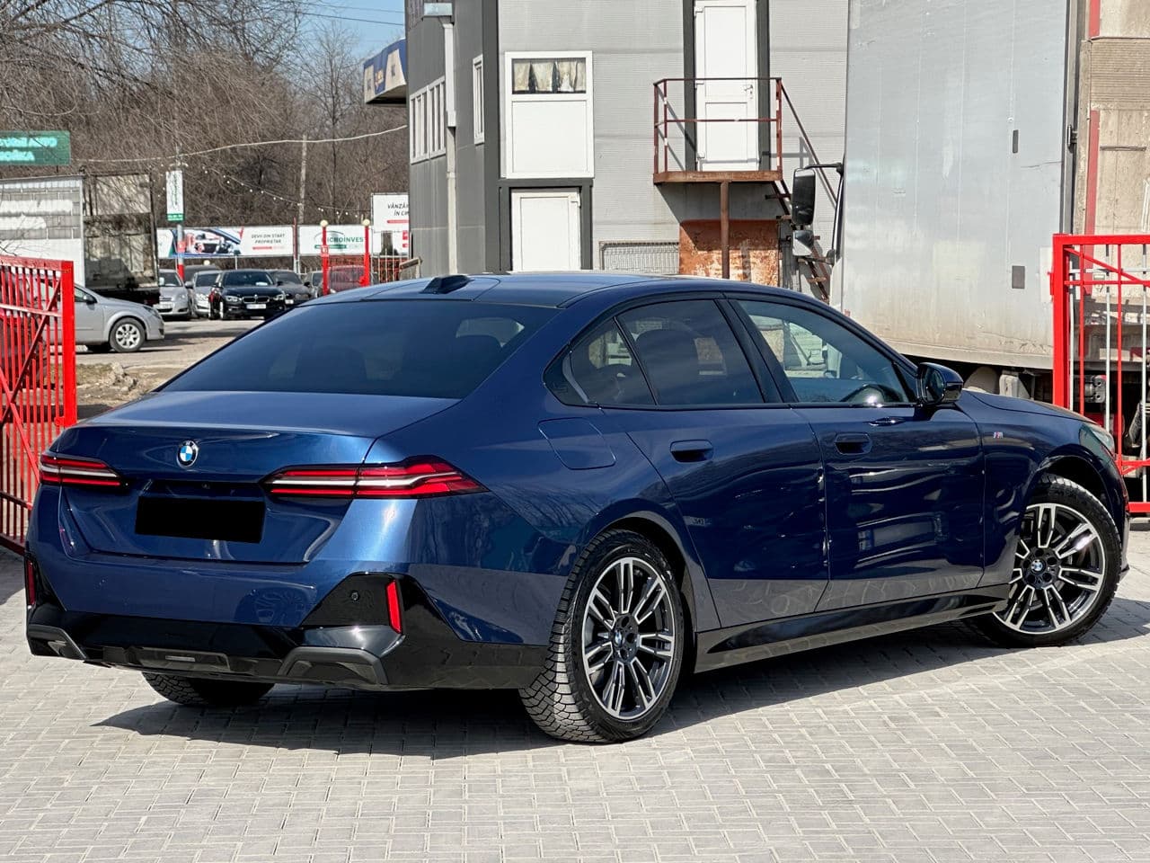 BMW 520 2023 — Миниатюра 3