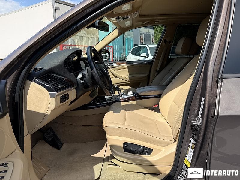 BMW X5 3.5i 2012 — Миниатюра 6