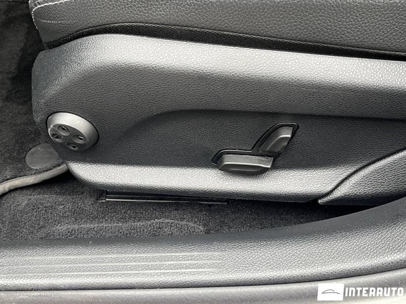 2019 Mercedes C 220 — Miniatură 16