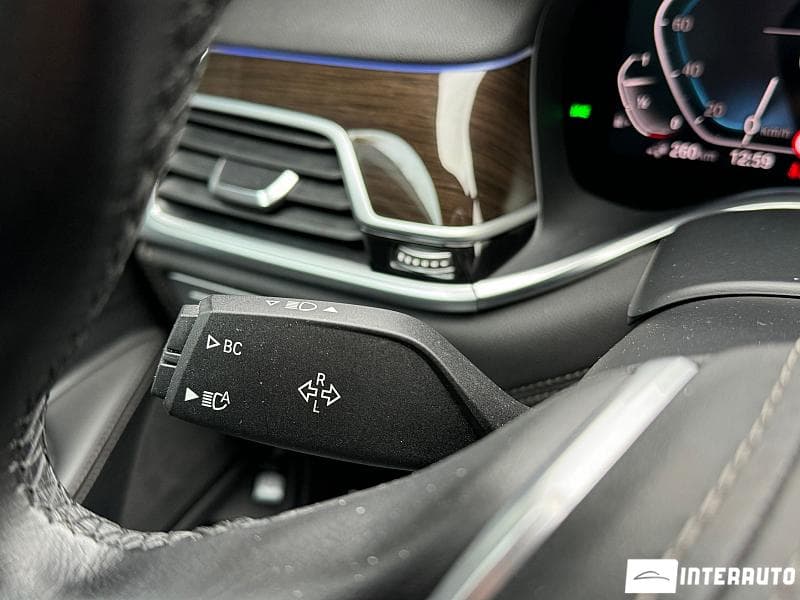 2019 BMW 745e — Miniatură 17
