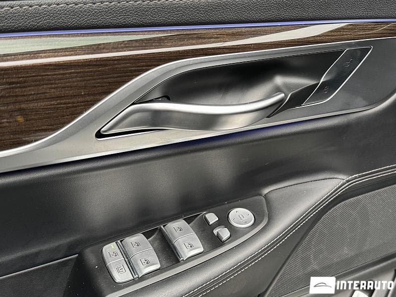 2019 BMW 745e — Miniatură 18