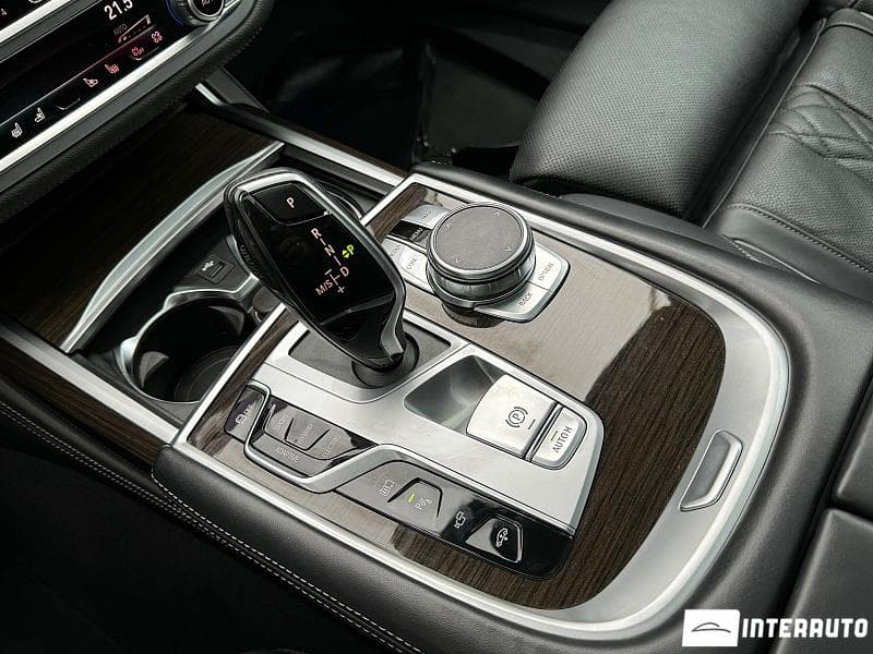 2019 BMW 745e — Miniatură 13