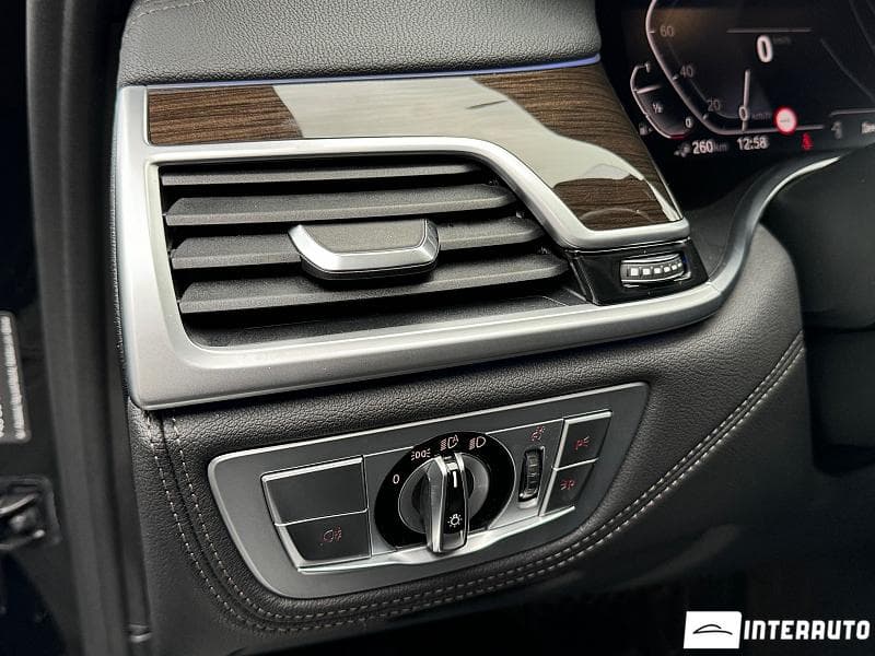 2019 BMW 745e — Miniatură 21