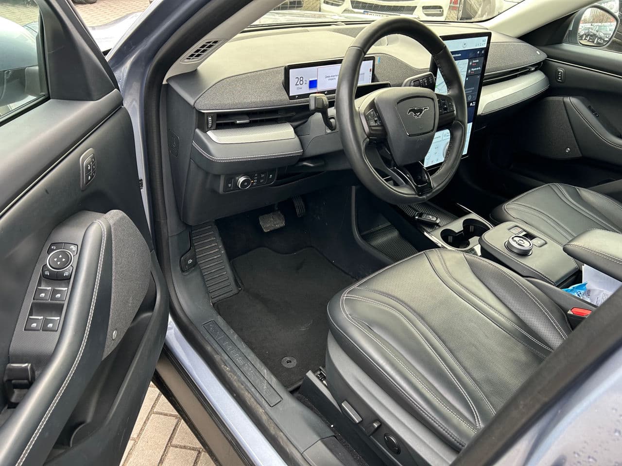 2022 Ford Mustang Mach-E — Miniatură 5