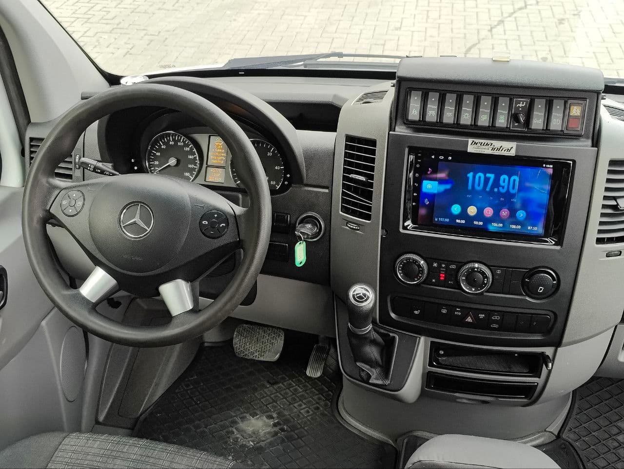 2016 Mercedes Sprinter — Miniatură 10