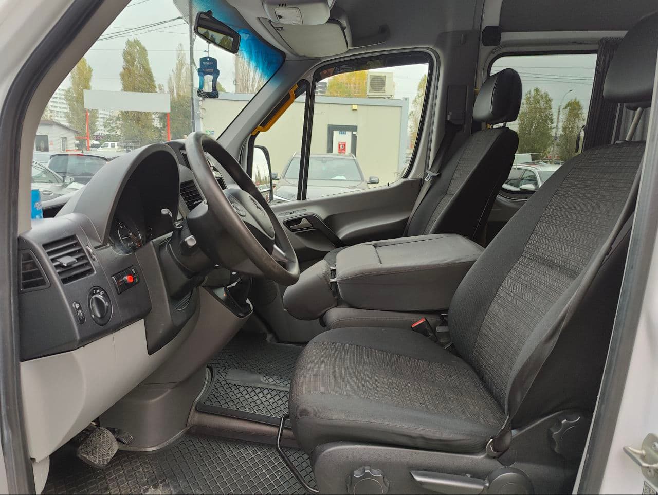 2016 Mercedes Sprinter — Miniatură 5
