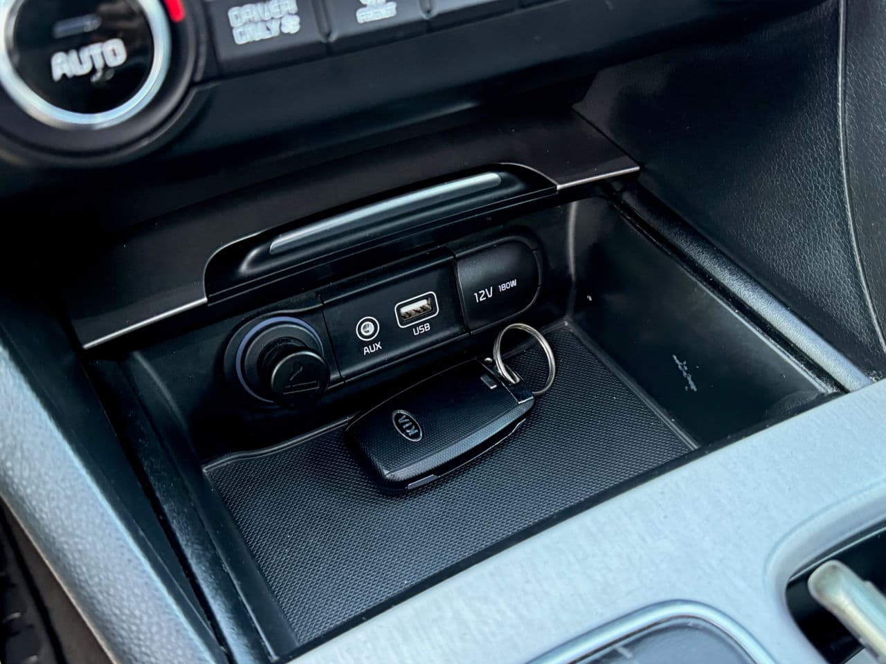 2018 Kia Optima — Miniatură 13