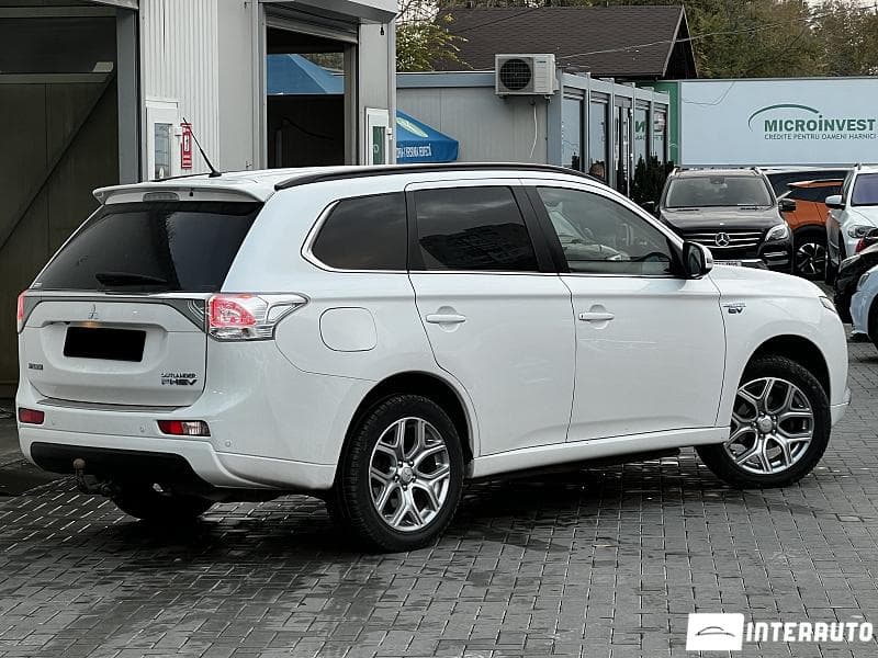 2014 Mitsubishi Outlander — Miniatură 3
