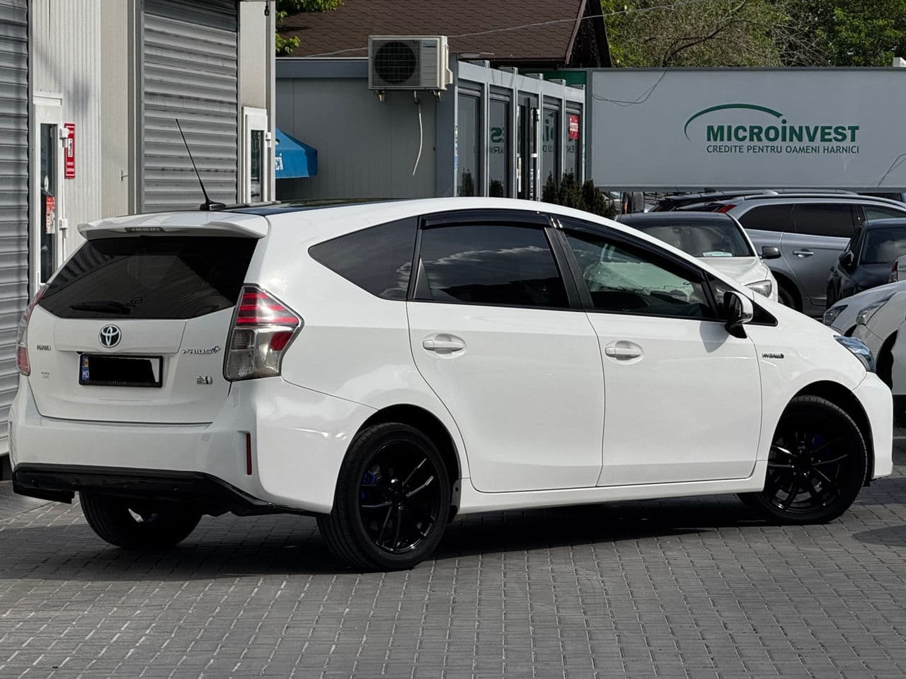 Toyota Prius Plus / V 2015 — Миниатюра 2