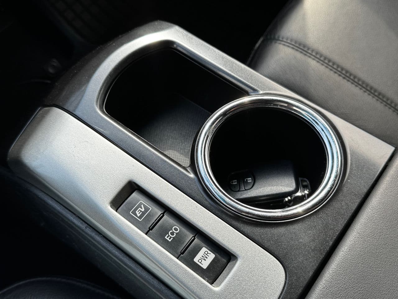 Toyota Prius Plus / V 2015 — Миниатюра 12