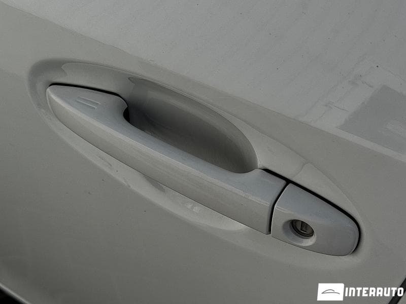 Toyota Prius Plus / V 2015 — Миниатюра 21